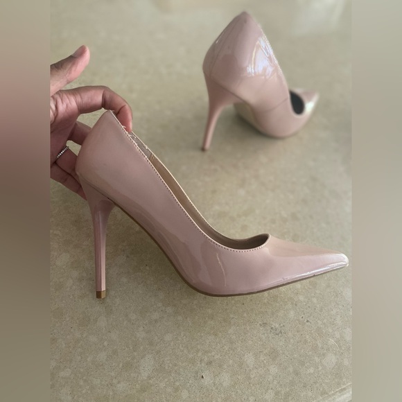 Cute Patent Pumps - Picture 2 of 5